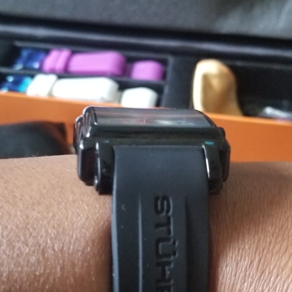 STUHRLING LADIES WATCH - Picture 5 of 8